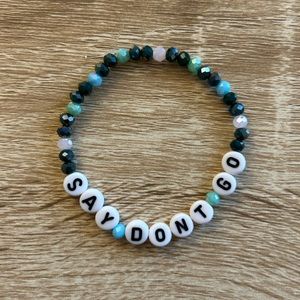 Taylor Swift 1989 vault track friendship bracelet